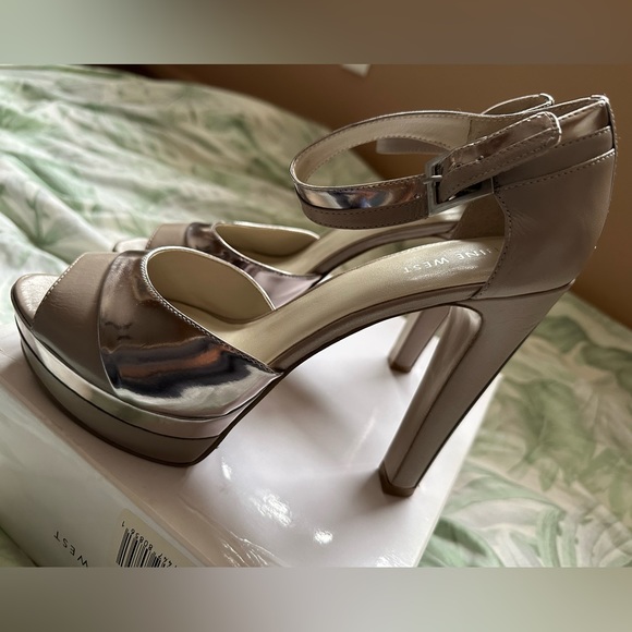 Nine West Cmon Platform Peep Toe heels in size 9 1/2 M - Picture 11 of 14